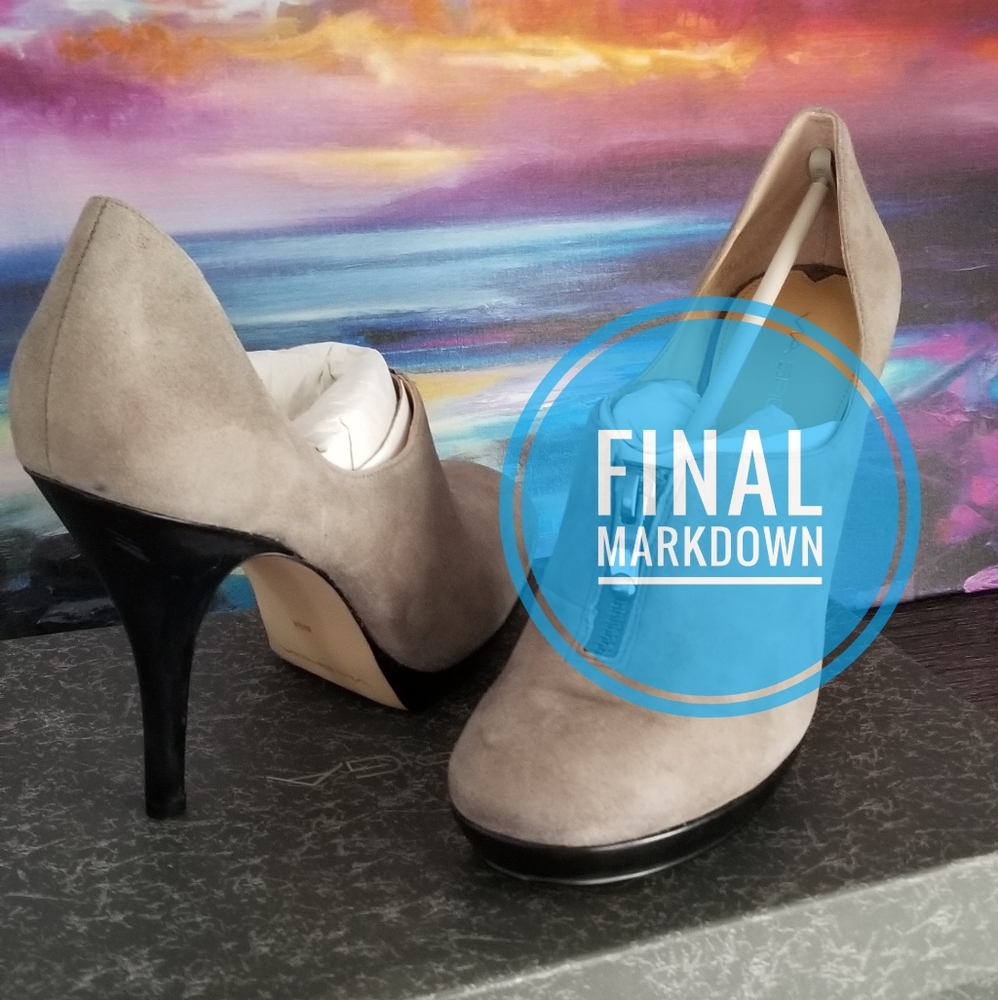 Via Spiga Gray Suede Heel
